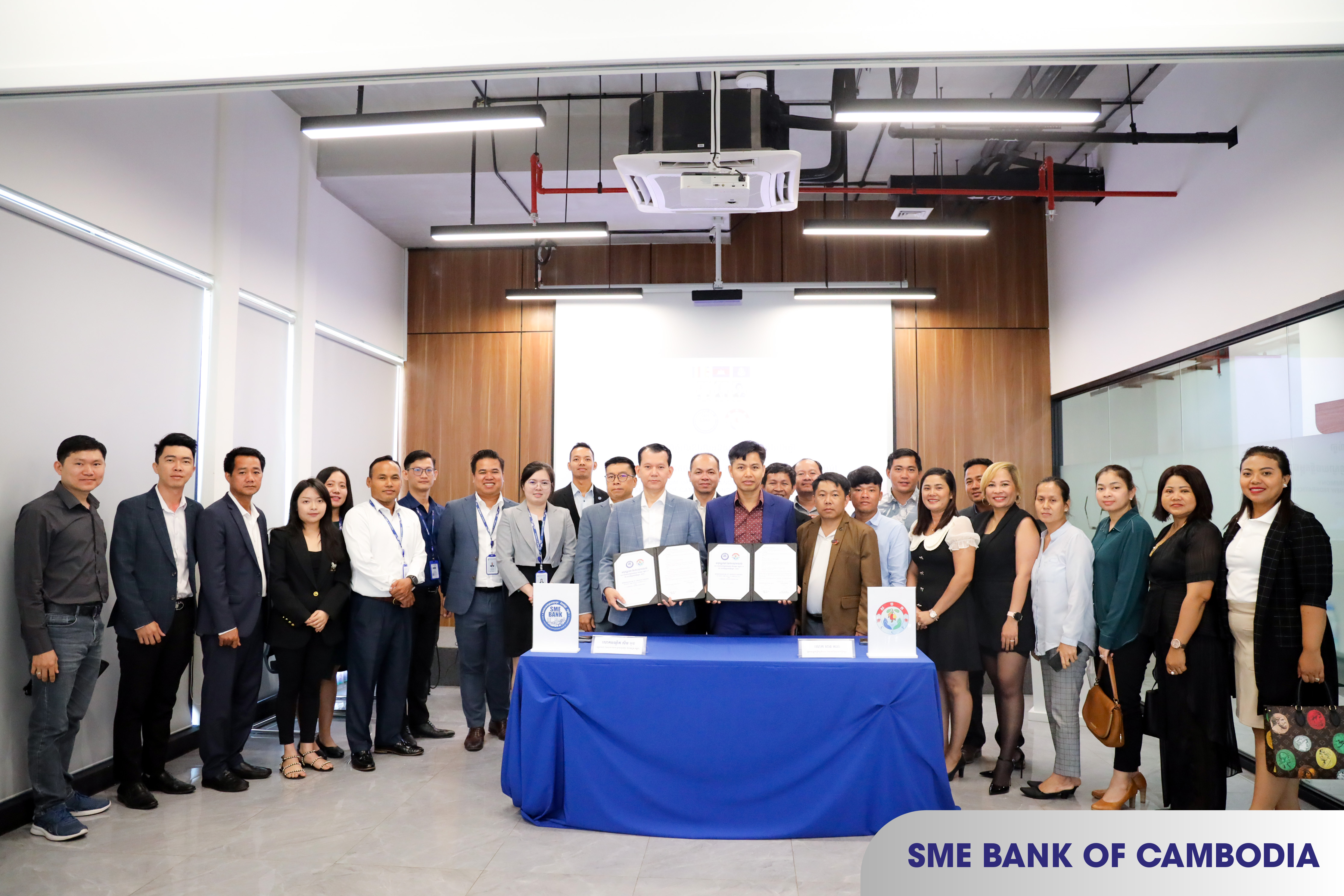 SME Bank of Cambodia and the Cambodia Cashew Federation signed a Memorandum of Understanding (MOU)